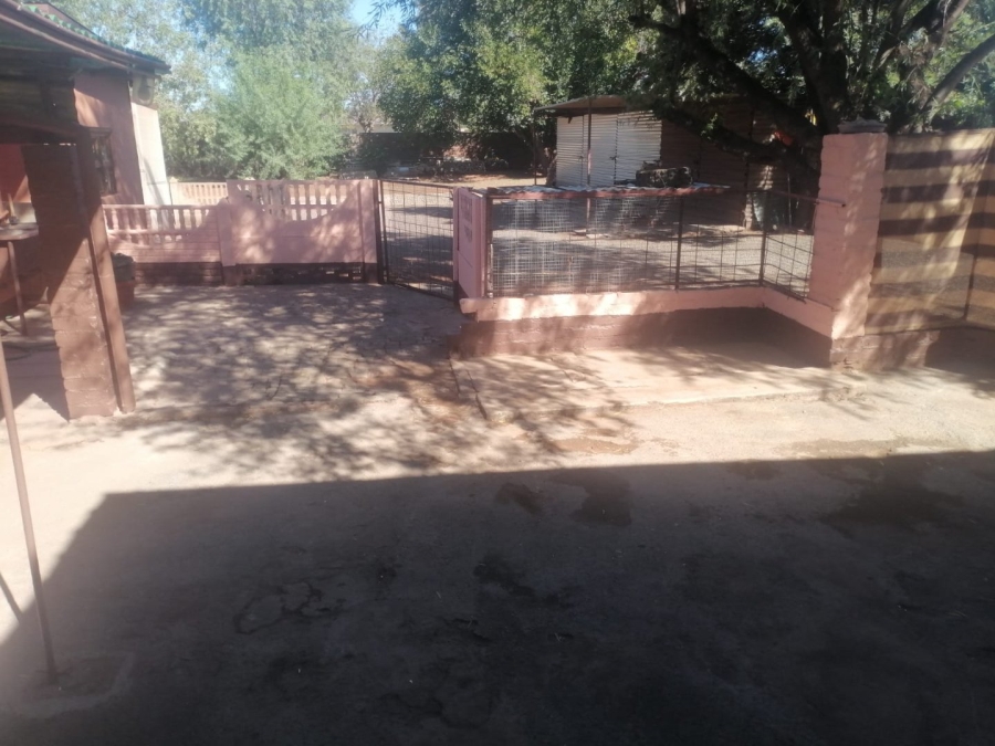 4 Bedroom Property for Sale in Postmasburg Northern Cape